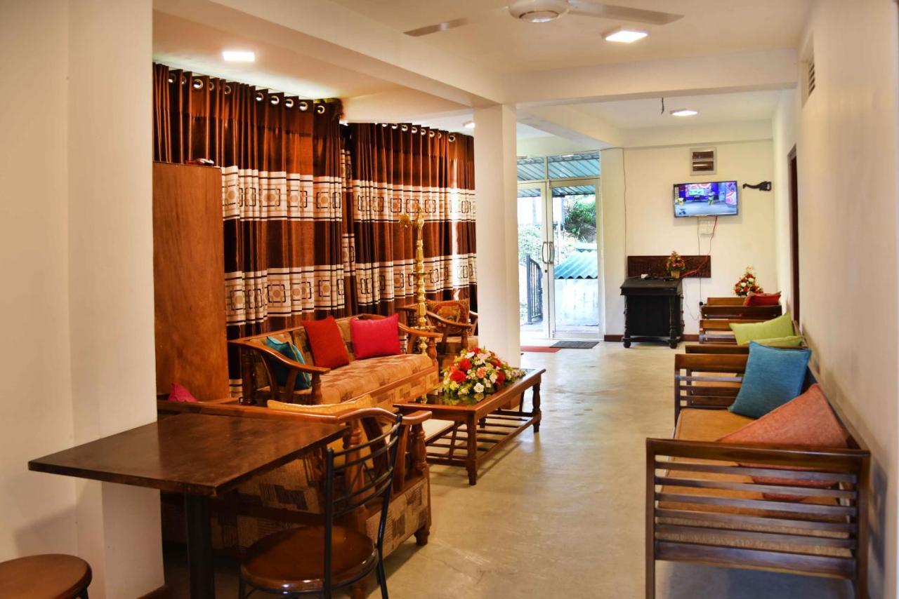 Lodge In 611 Kandy Exterior foto